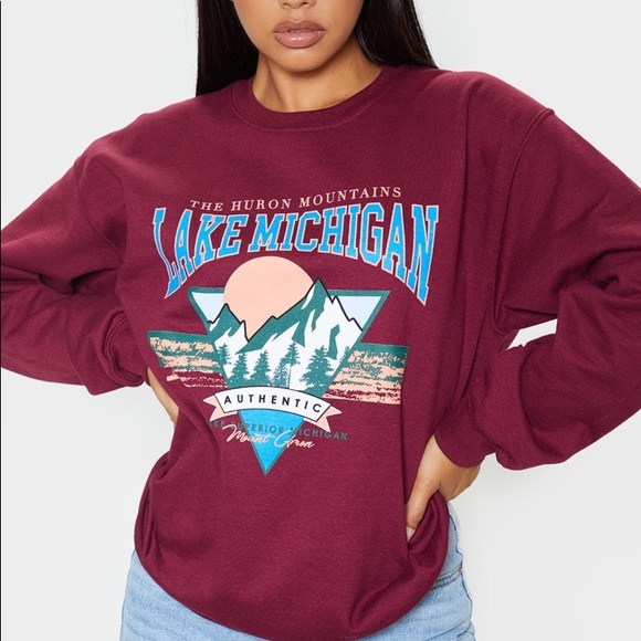 PrettyLittleThing Tops - Burgundy Graphic Sweatshirt